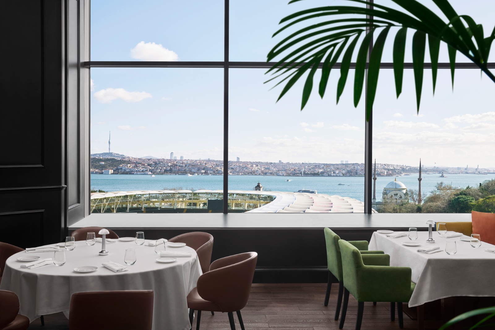 Boğaz'a Karşı Zamansız Bir Kaçış: Ritz-Carlton Istanbul