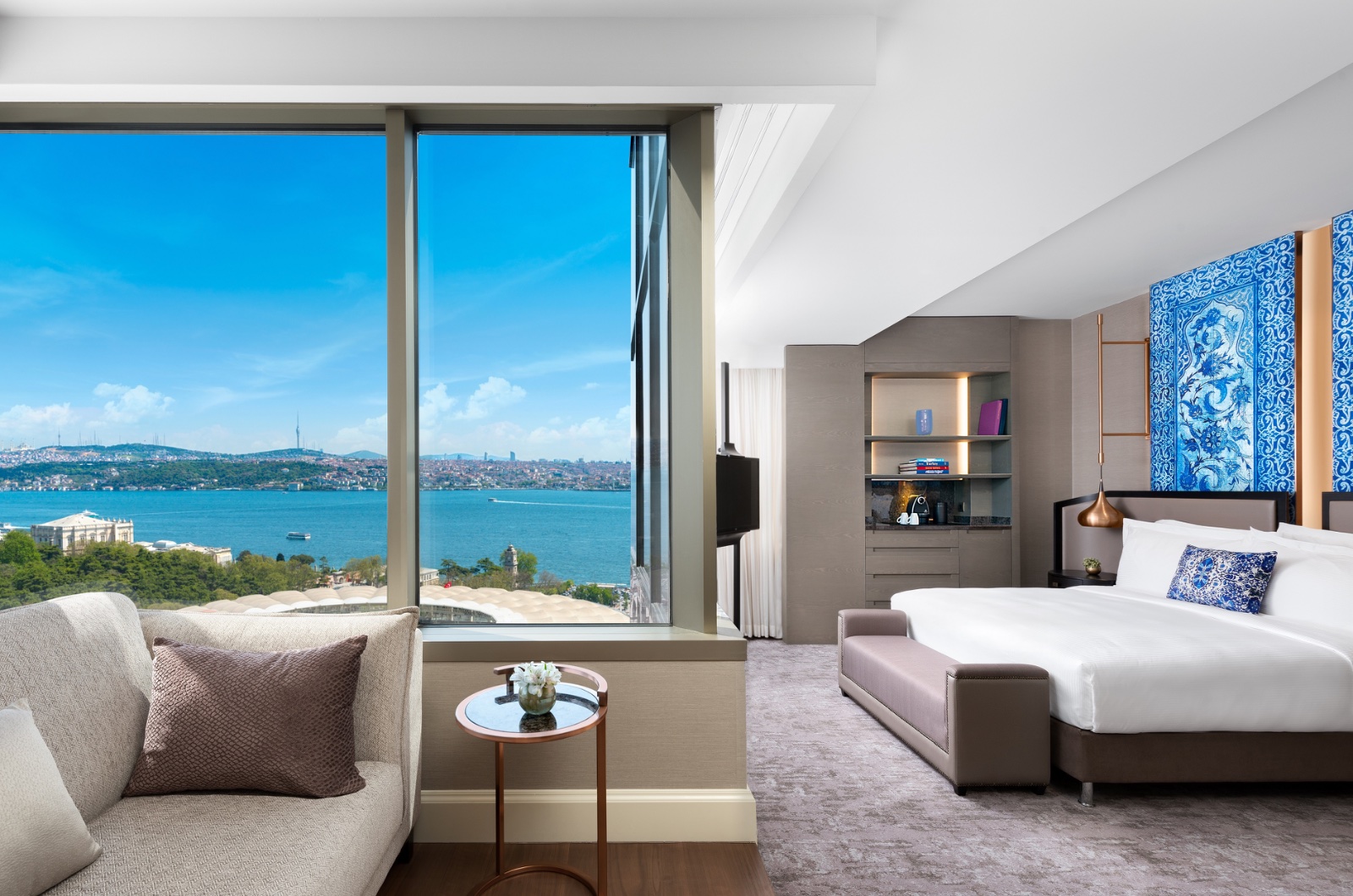 Boğaz'a Karşı Zamansız Bir Kaçış: Ritz-Carlton Istanbul